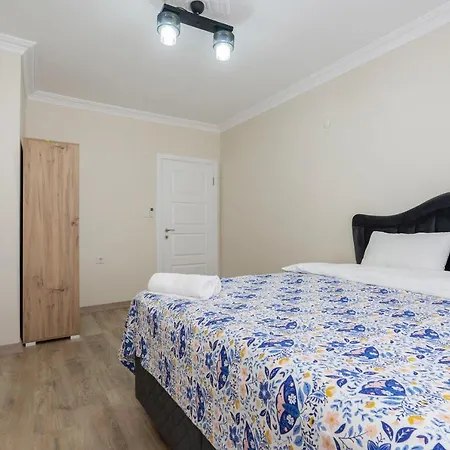 Steps Away From Historical Apartment Bursa
