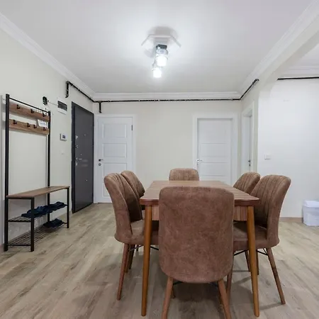 Apartment Steps Away From Historical