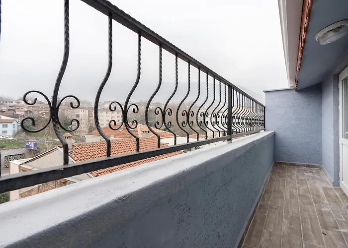 Steps Away From Historical Appartement *